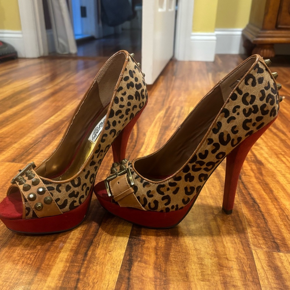 Punk/pinup leopard heels